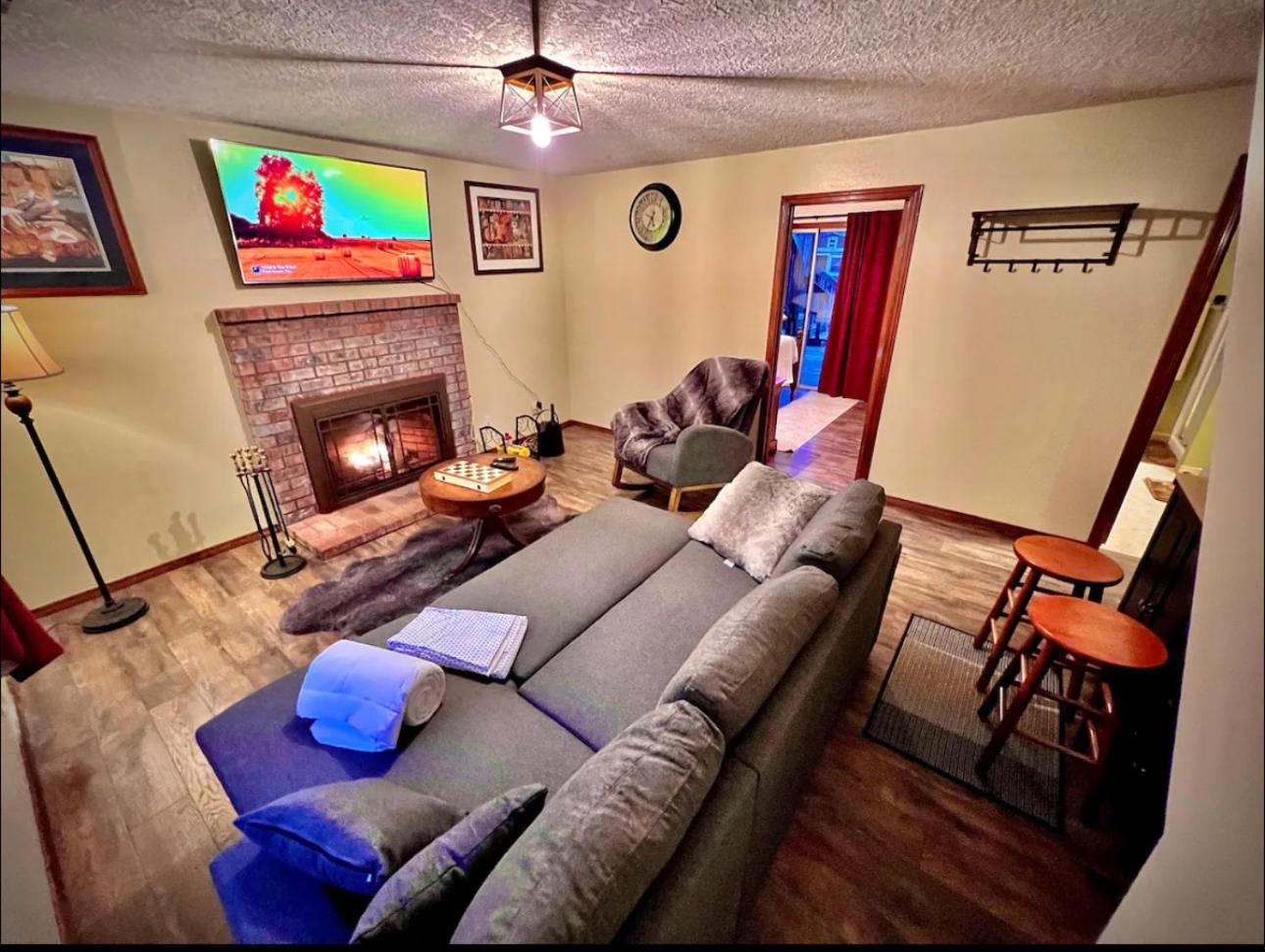Private Level Of The House With Spa Gresham Exterior foto